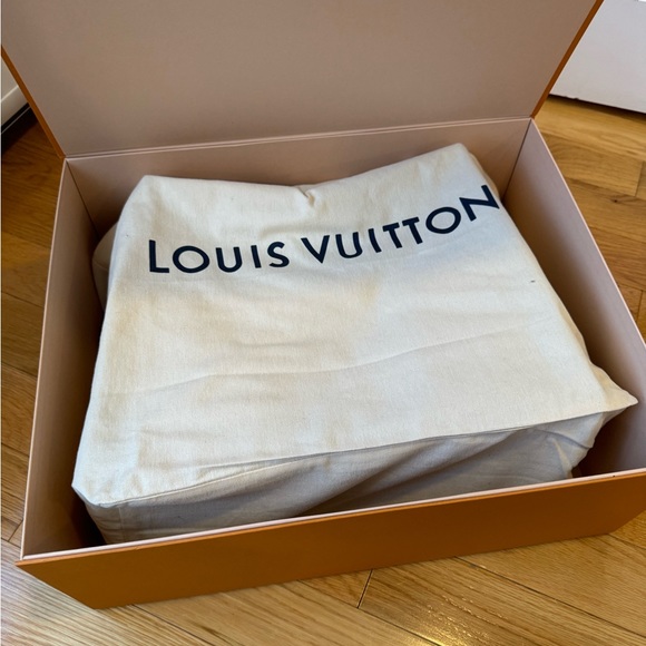 Louis Vuitton On The Go GM - Picture 8 of 8